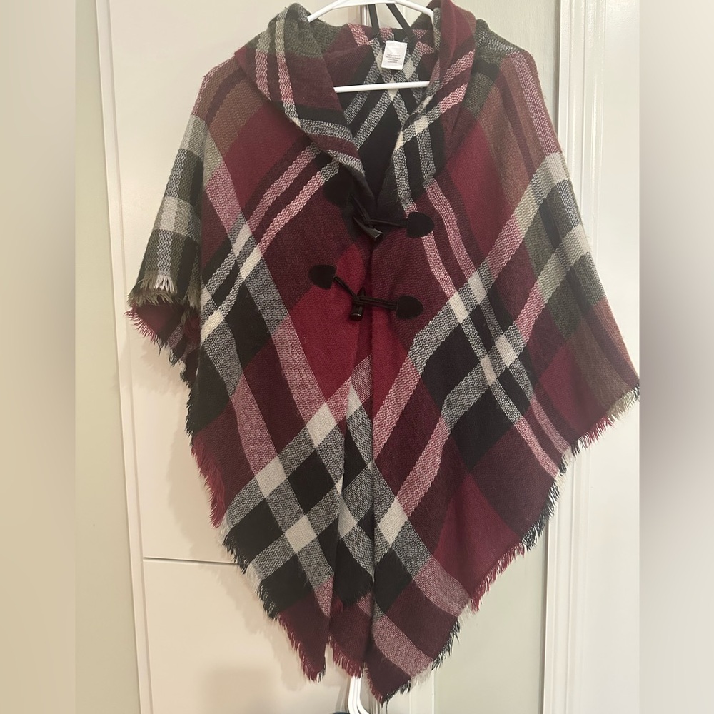Chic Plaid Poncho with Toggle Closure